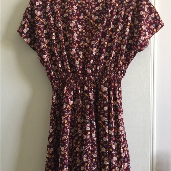 Soprano Short Sleeve Tie-Front Romper- Wine - Picture 3 of 3